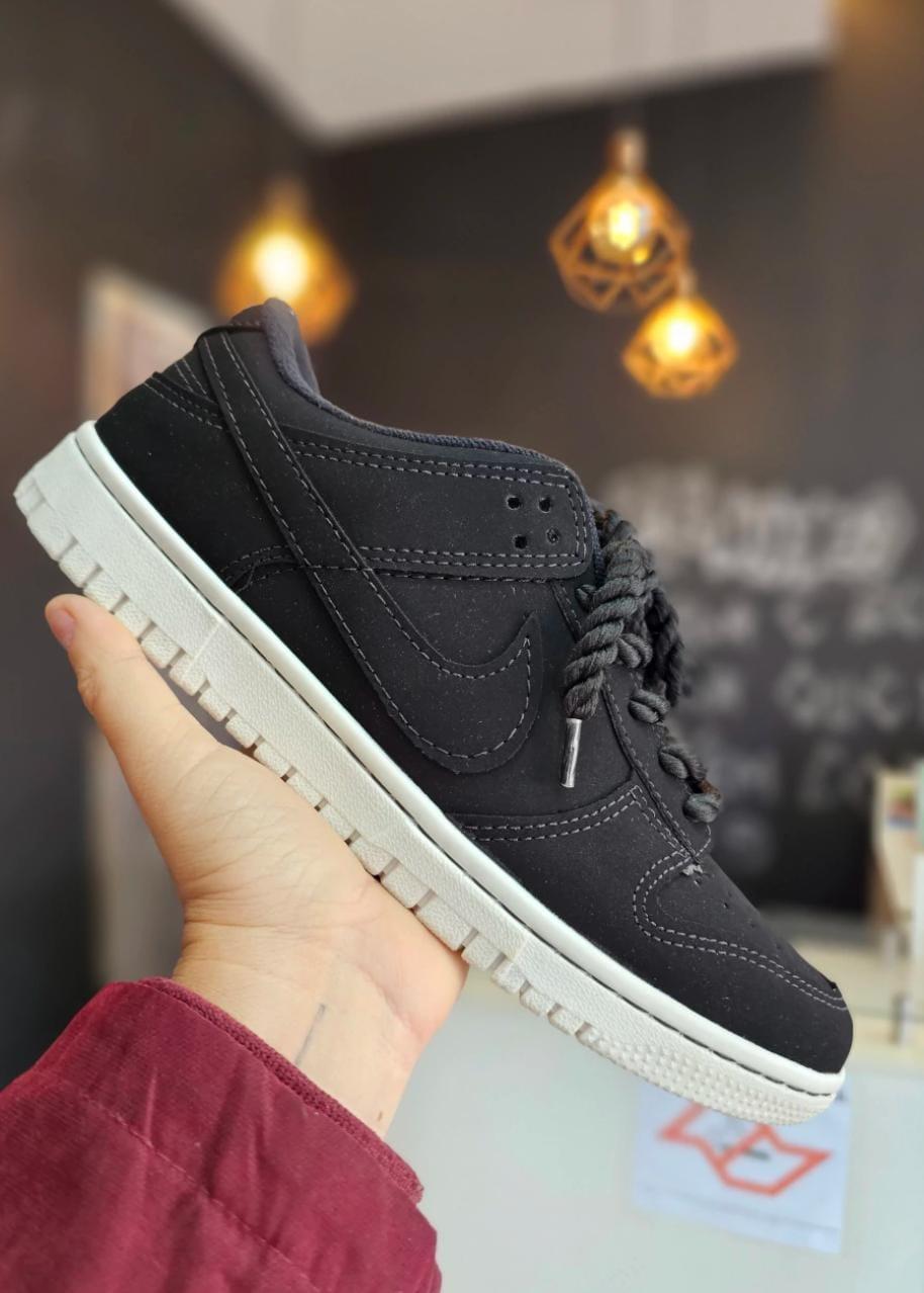 NIKE DUNK LOW