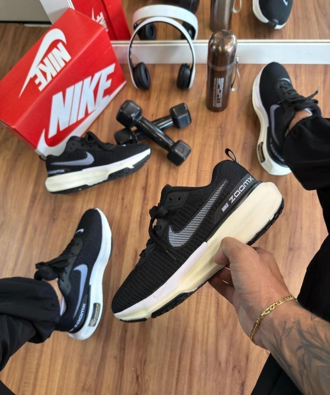NIKE ZOOMX