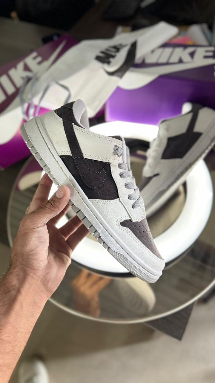 NIKE SB DUNK