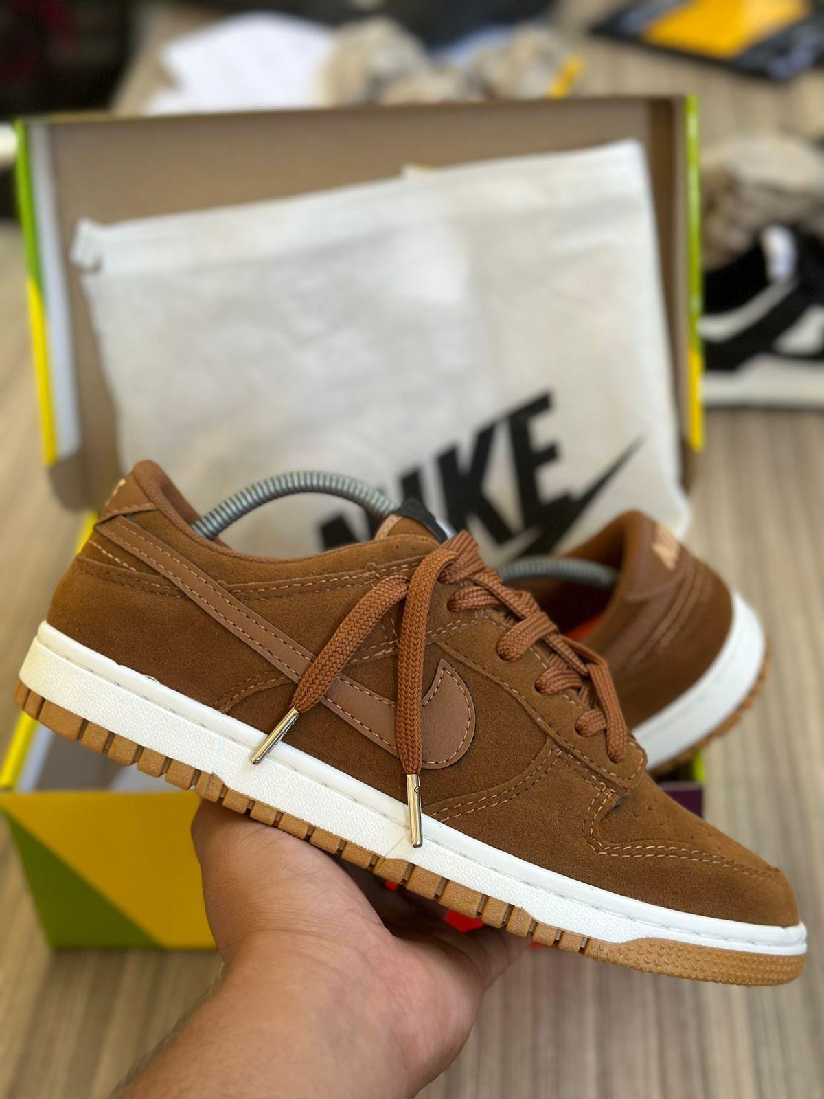 NIKE SB DUNK LOW