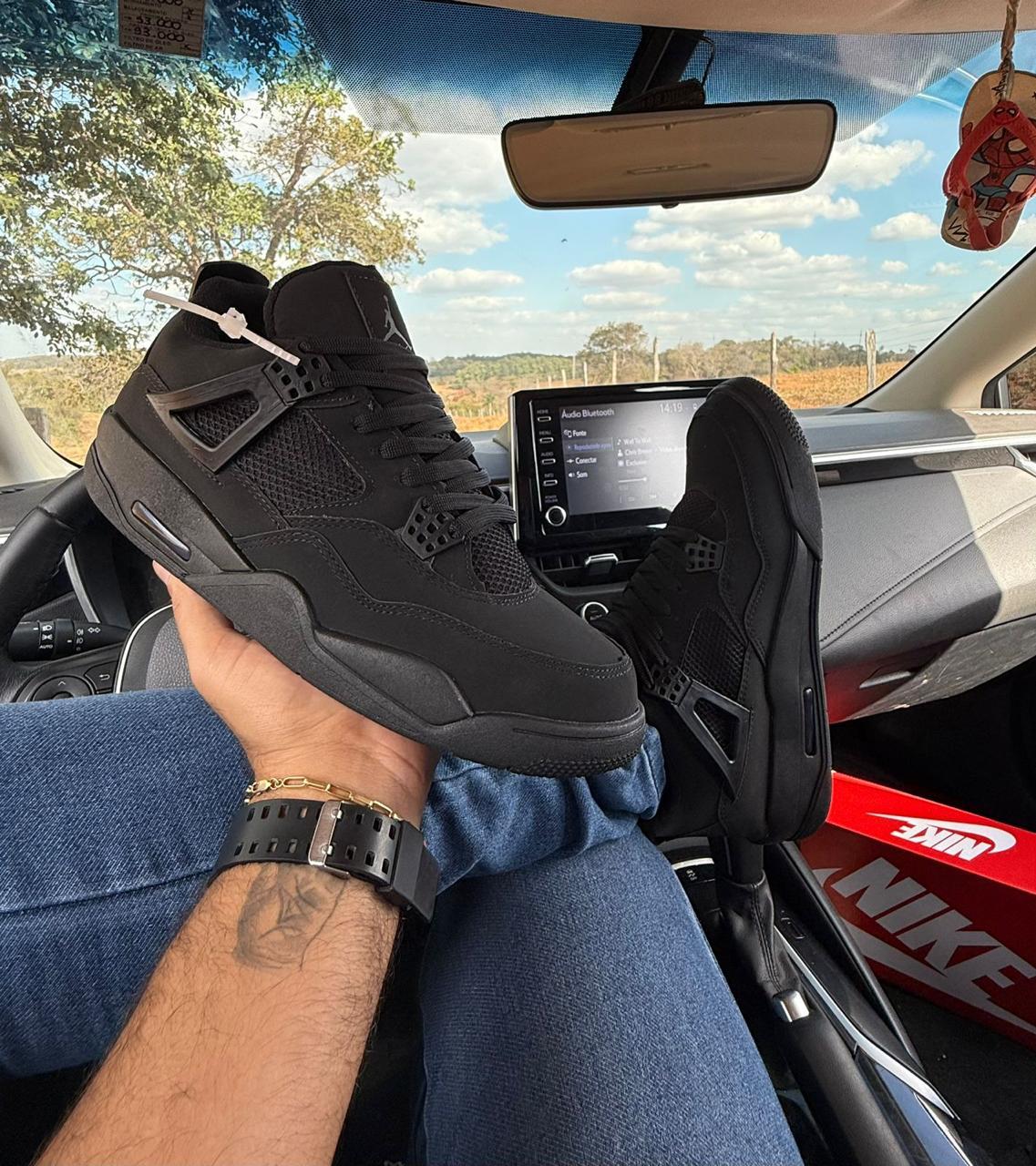 NIKE AIR JORDAN 4 RETRO BLACK